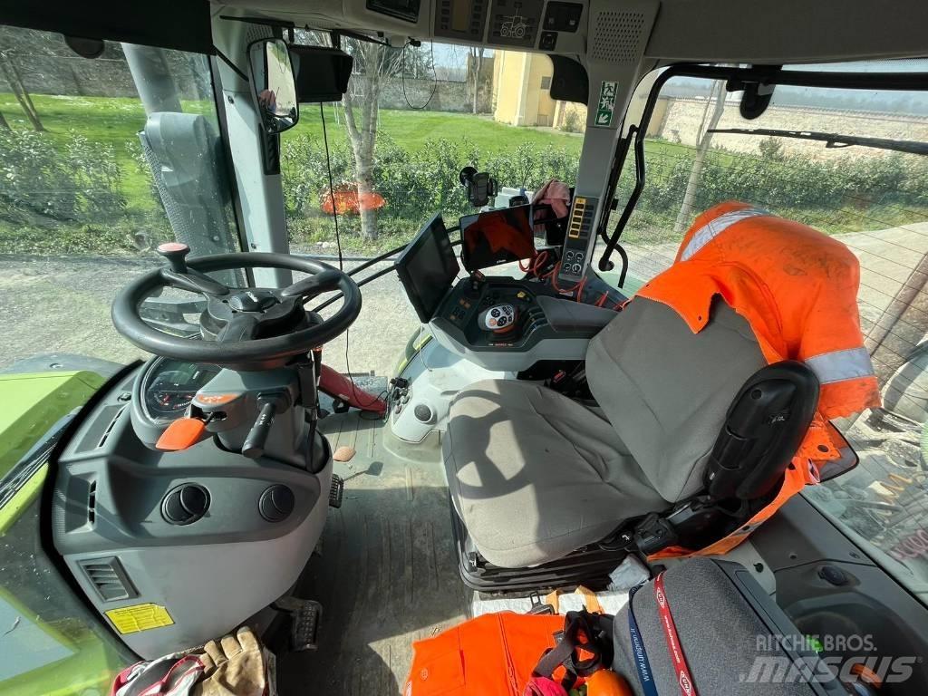 CLAAS Axion 830 Traktori