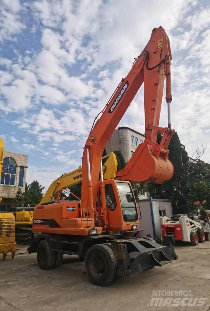 Doosan DH 210 W-7 Bageri na kotačima