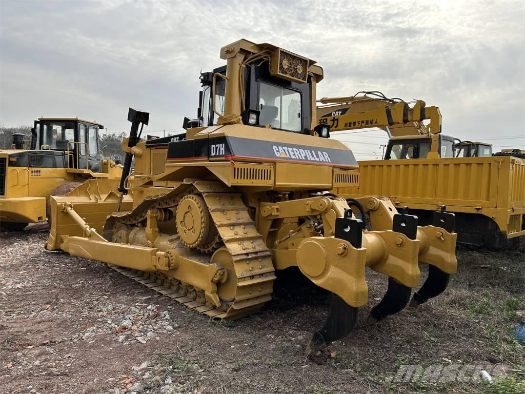 CAT D7H Buldožeri gusjeničari