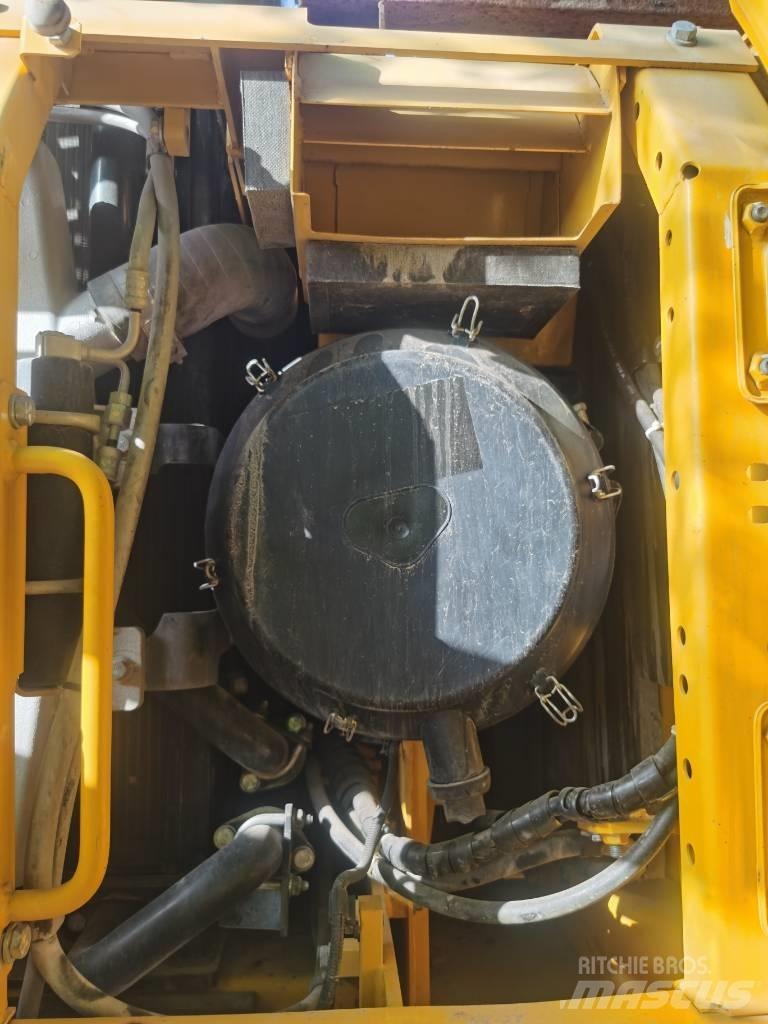 Komatsu PC 460-8 Bageri gusjeničari
