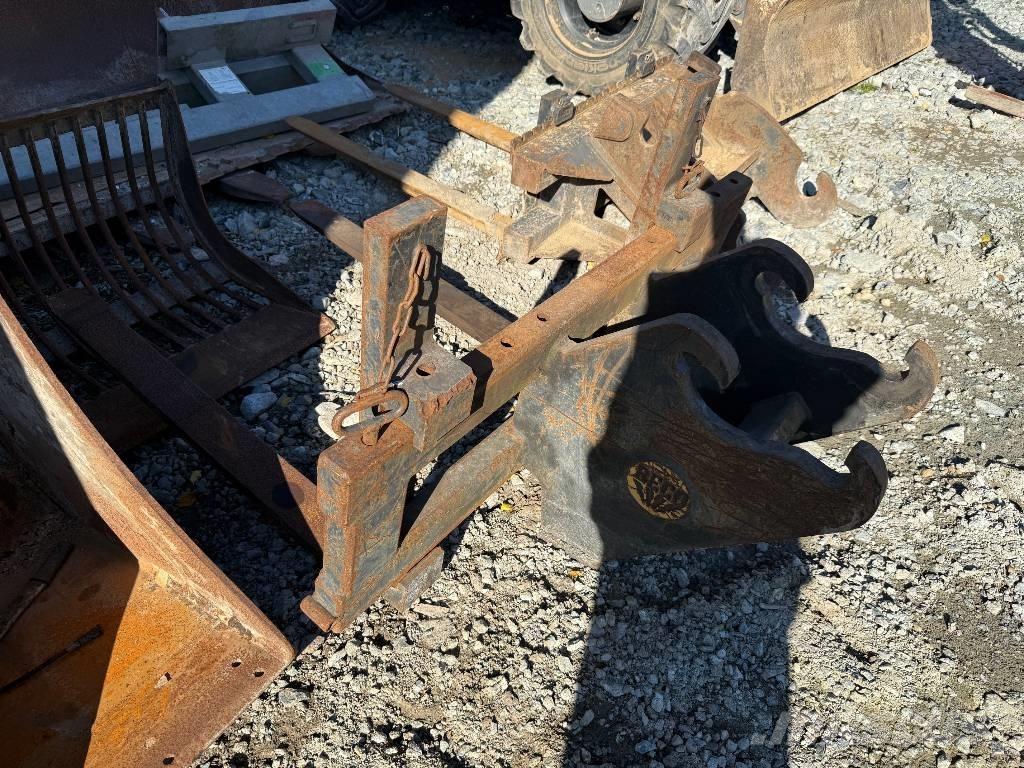 Mecalac 7 MWR Bageri na kotačima