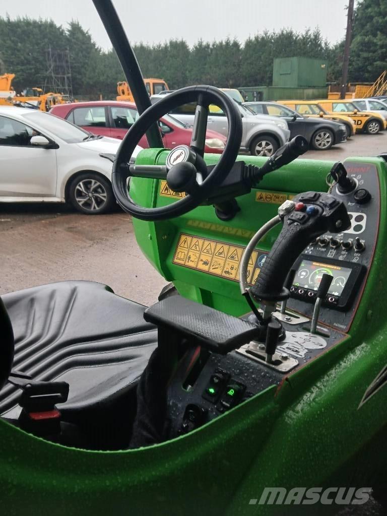 Avant 760i Višenamjenski utovarivači