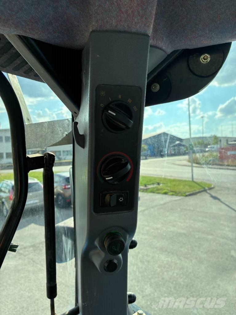 New Holland TS 130 A Traktori
