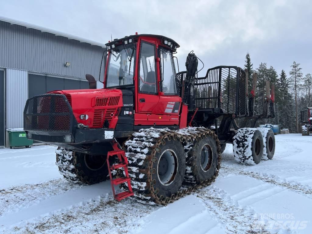 Komatsu 895 Forvarderi
