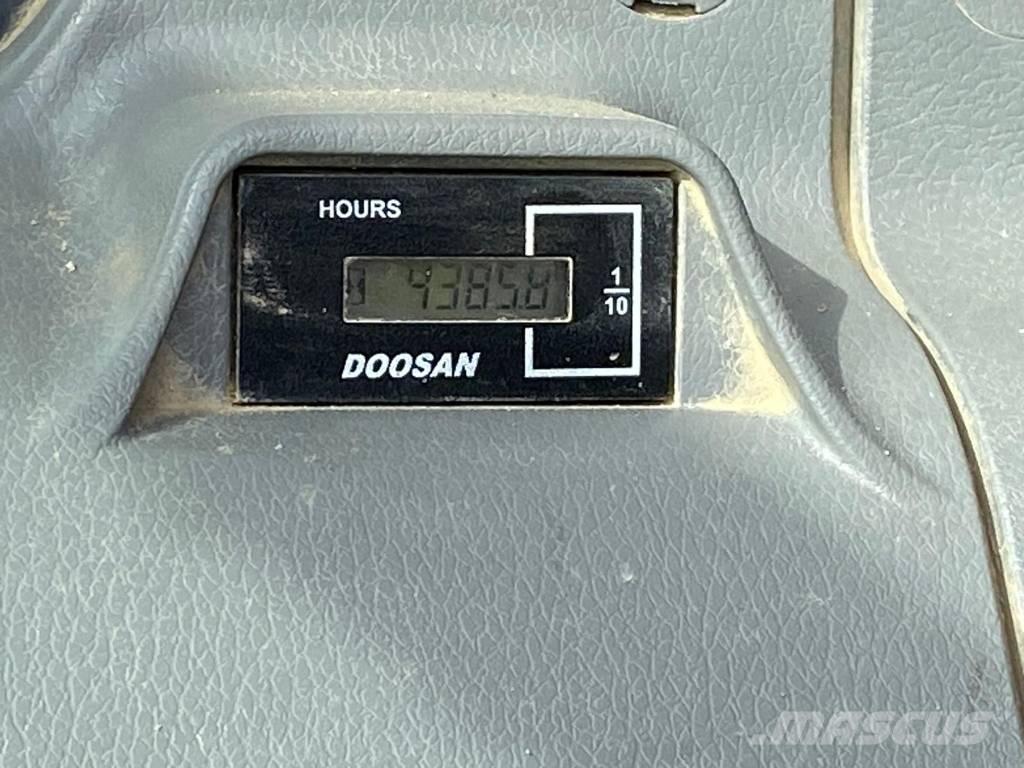 Doosan DX 160 LC Bageri gusjeničari