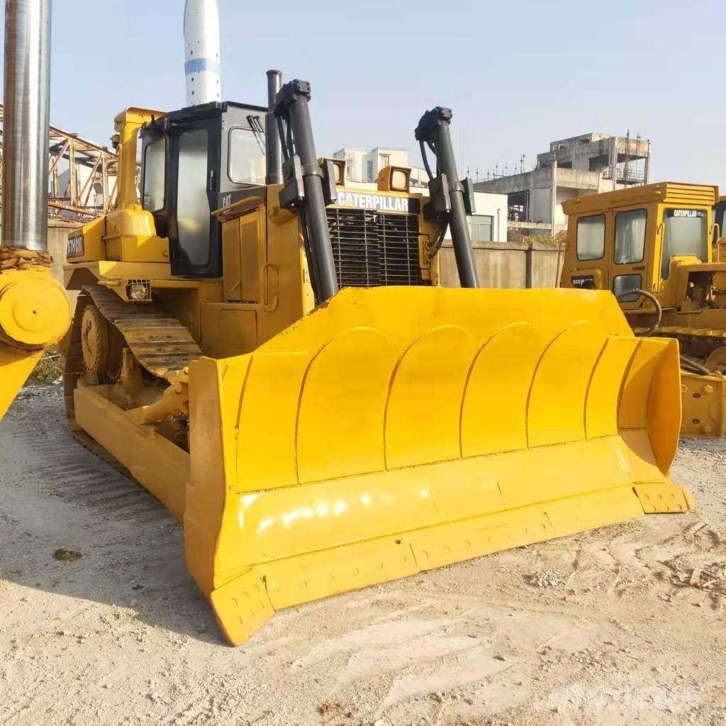 CAT D7H Buldožeri gusjeničari