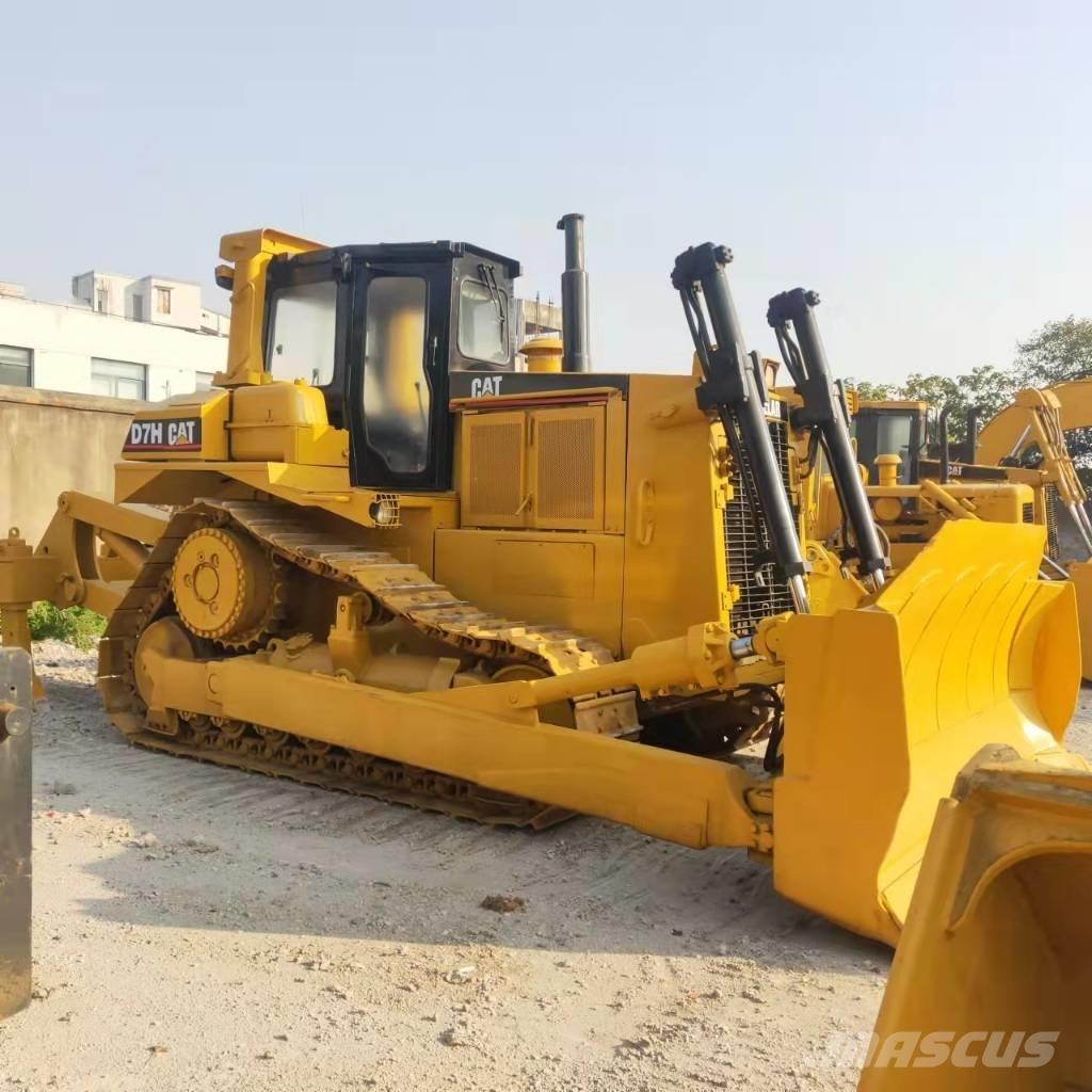 CAT D7H Buldožeri gusjeničari