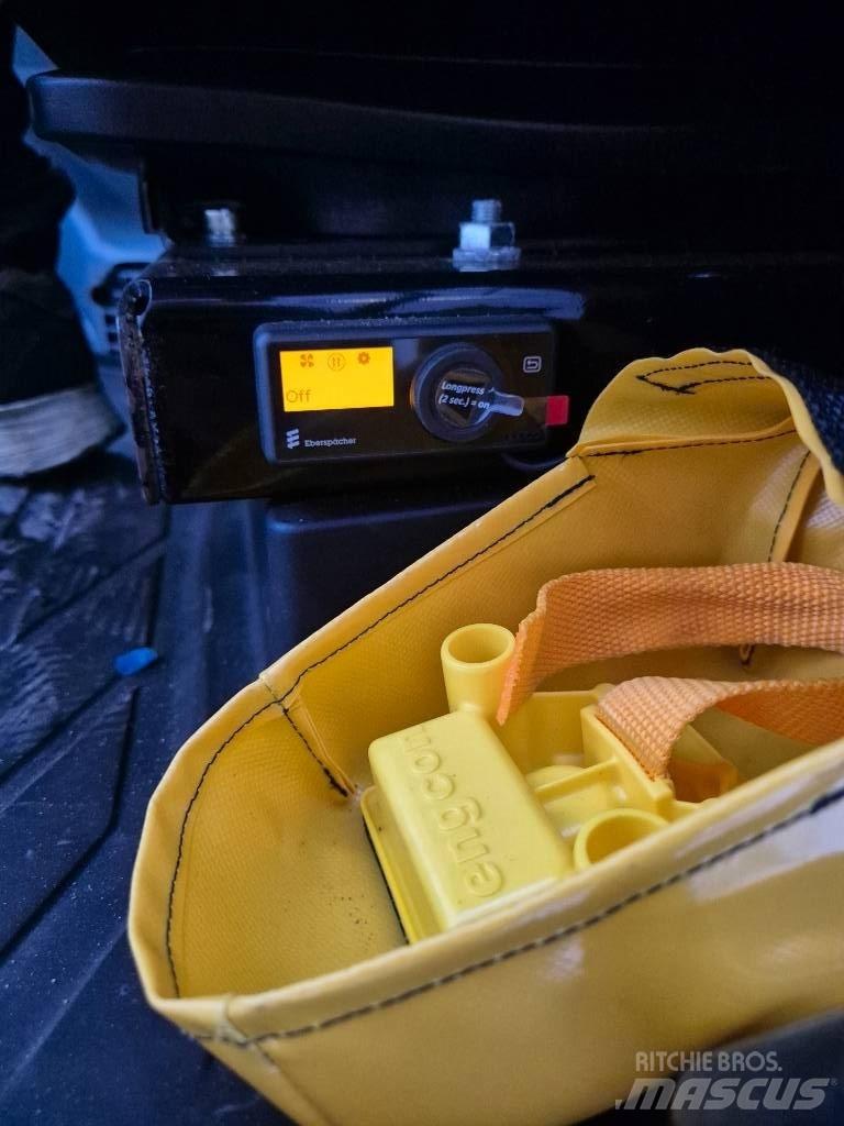 Hitachi ZX 135 US-7 Bageri gusjeničari