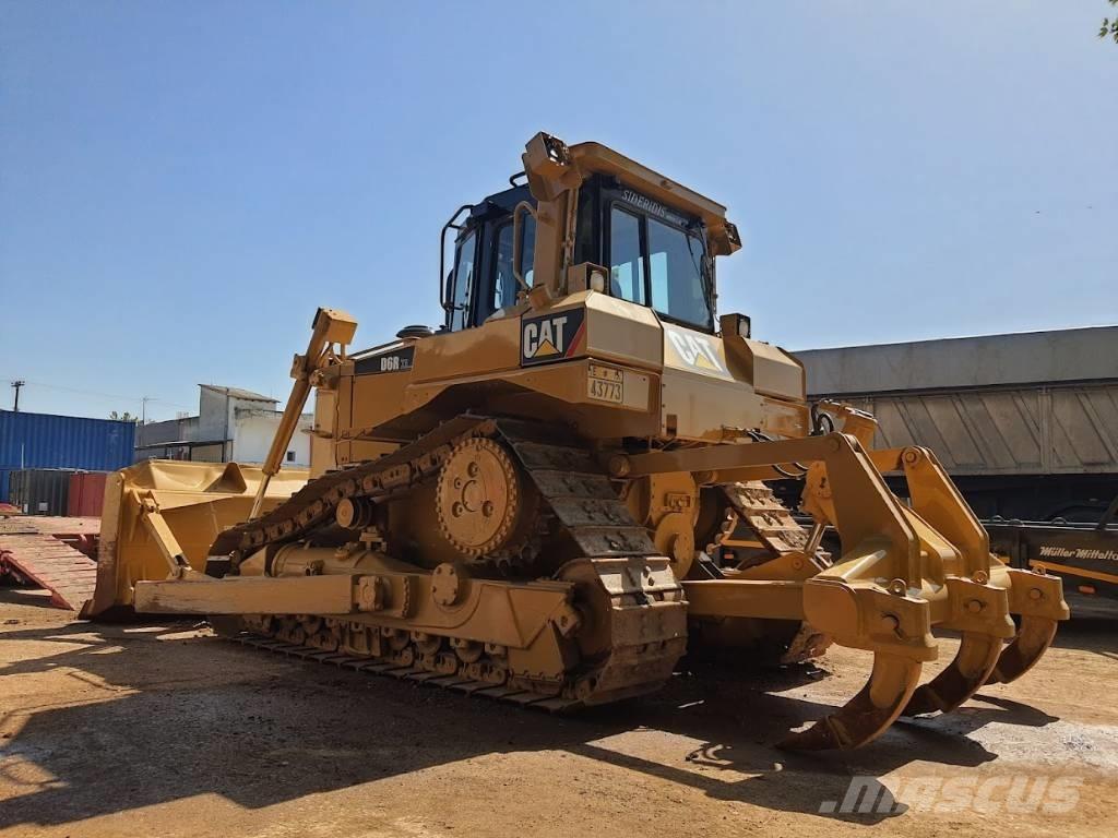 CAT D 6 R XL III Buldožeri gusjeničari