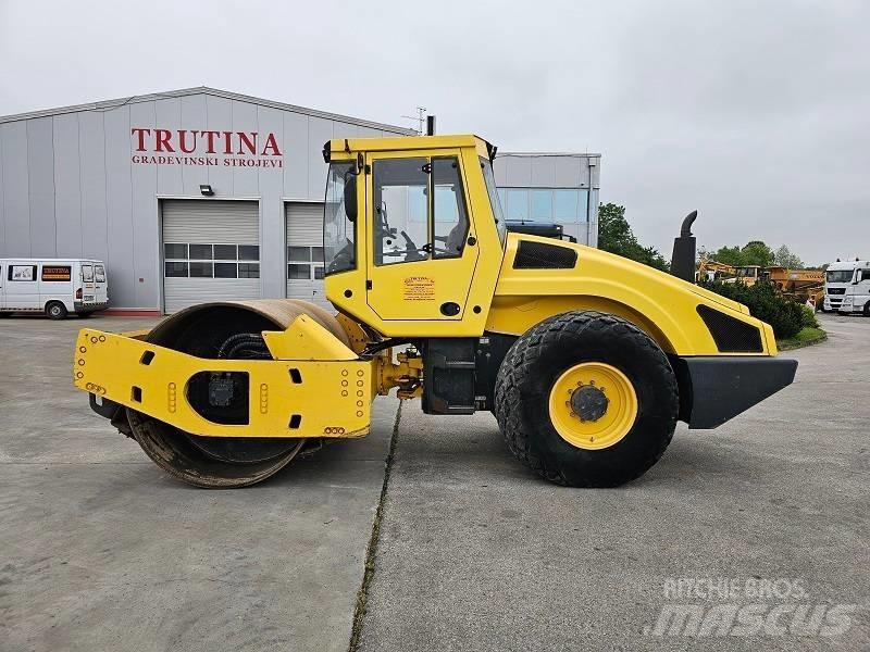 Bomag BW 213 D H-4 Valjci sa jednim bubnjem
