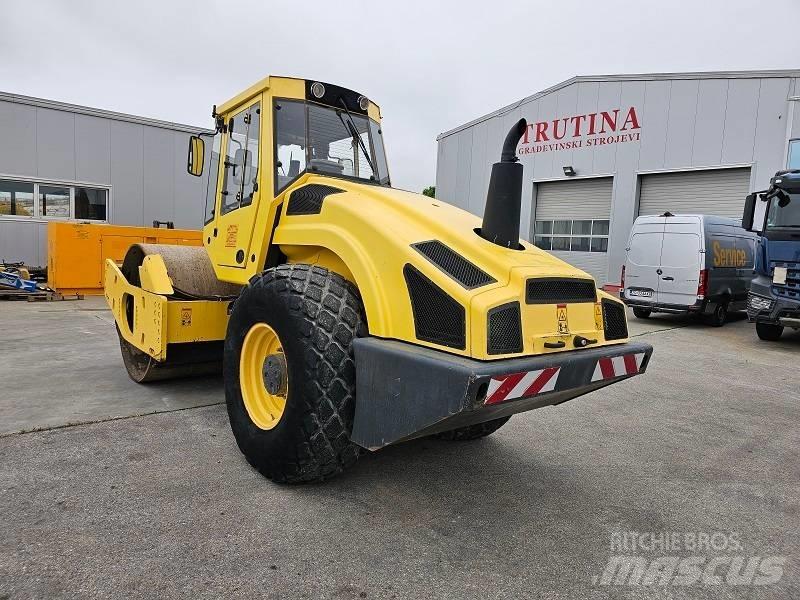 Bomag BW 213 D H-4 Valjci sa jednim bubnjem