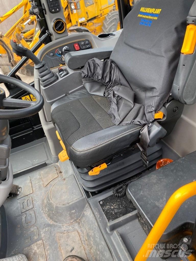 JCB TM 320 S Poljoprivredni teleskopski utovarivači