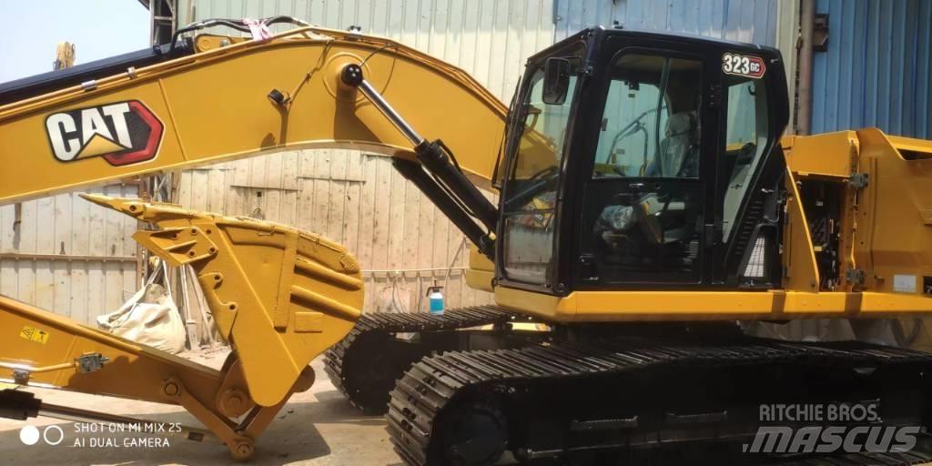 CAT 2020 CAT 323Gc Bageri na kotačima