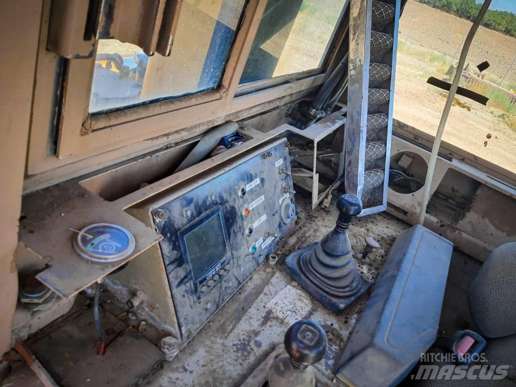 Komatsu D 375-1 Buldožeri gusjeničari