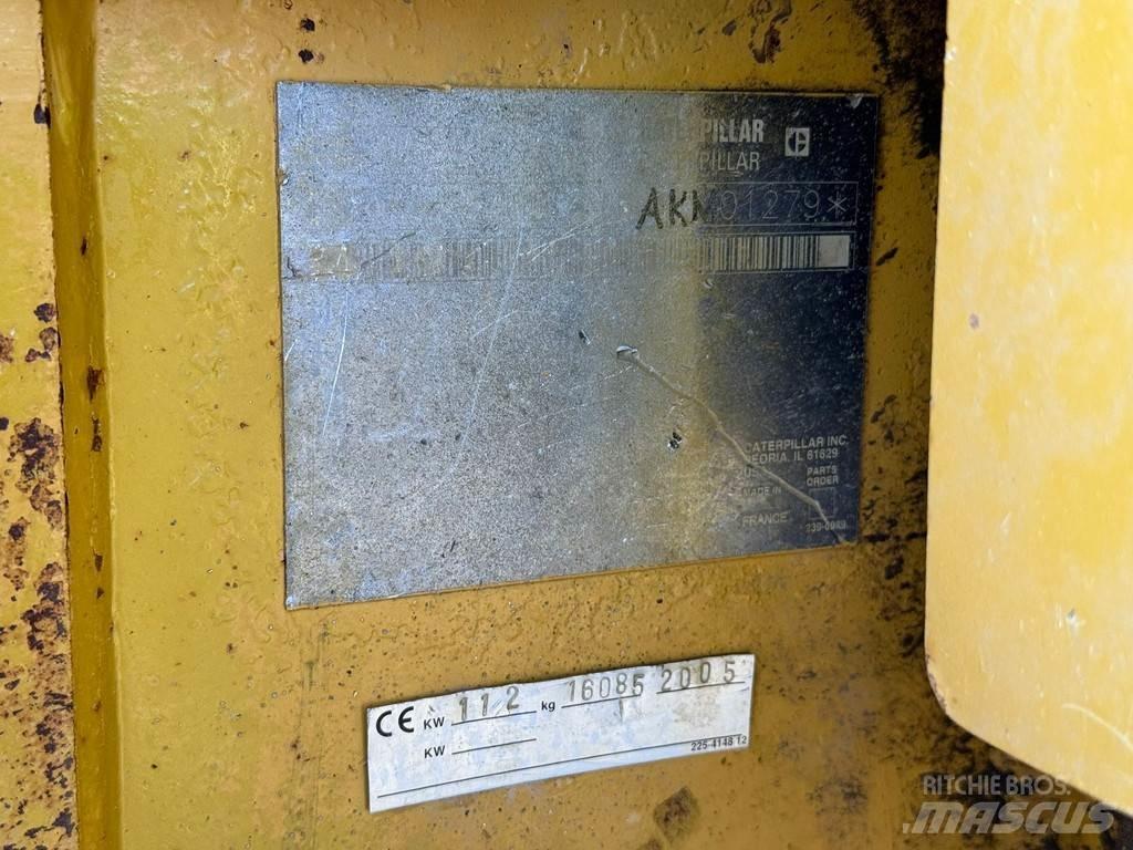 CAT D6N Buldožeri gusjeničari