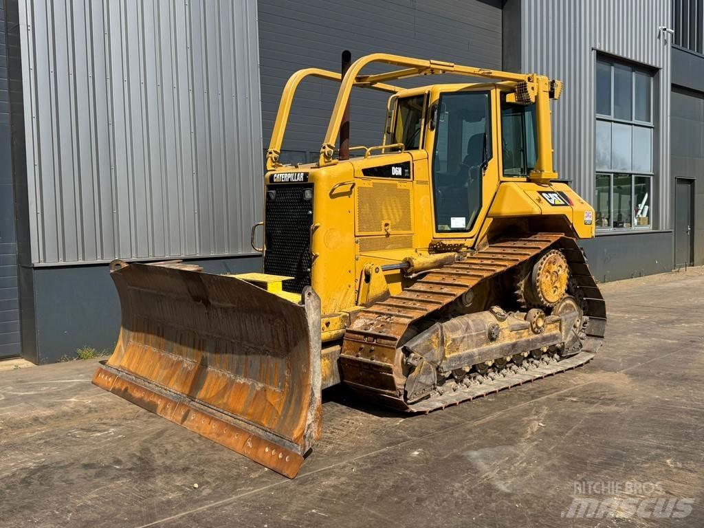 CAT D6N Buldožeri gusjeničari
