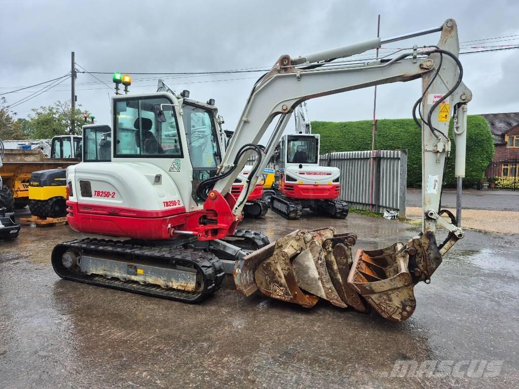 Takeuchi TB 250 Mini bageri <7t