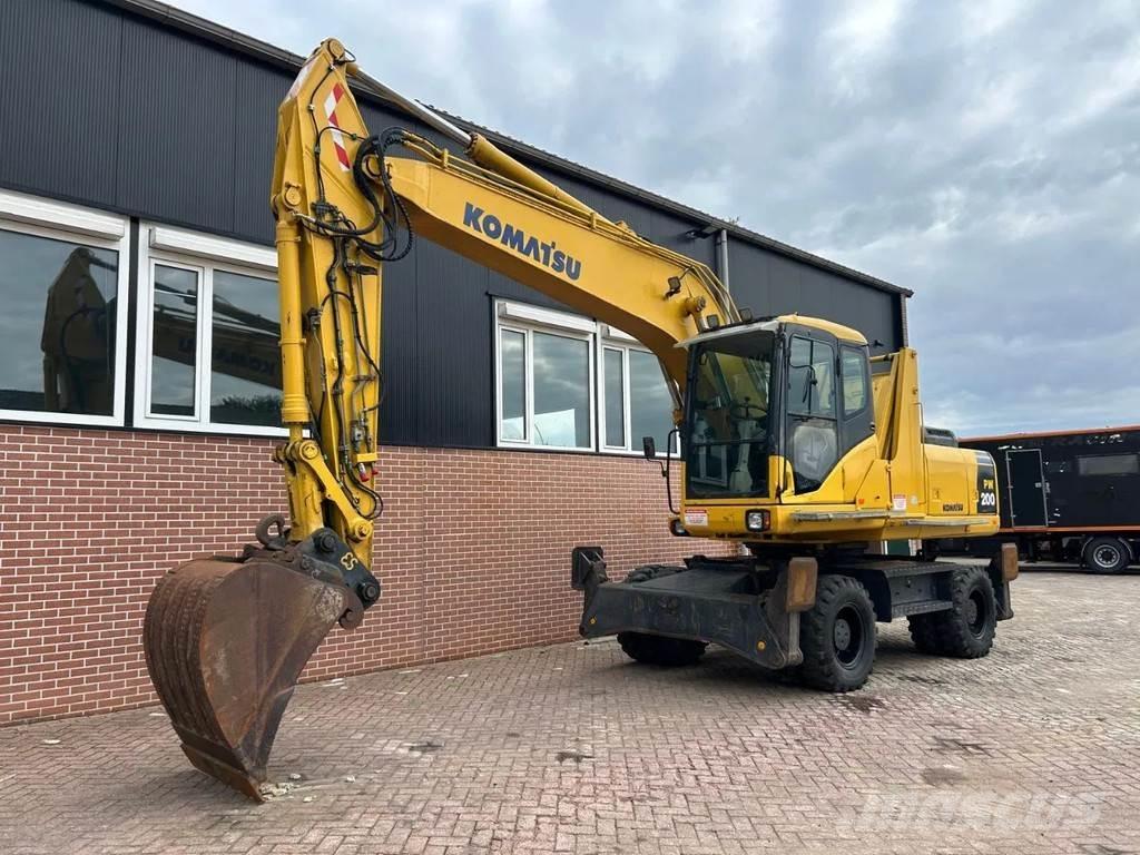 Komatsu PW200 Bageri na kotačima