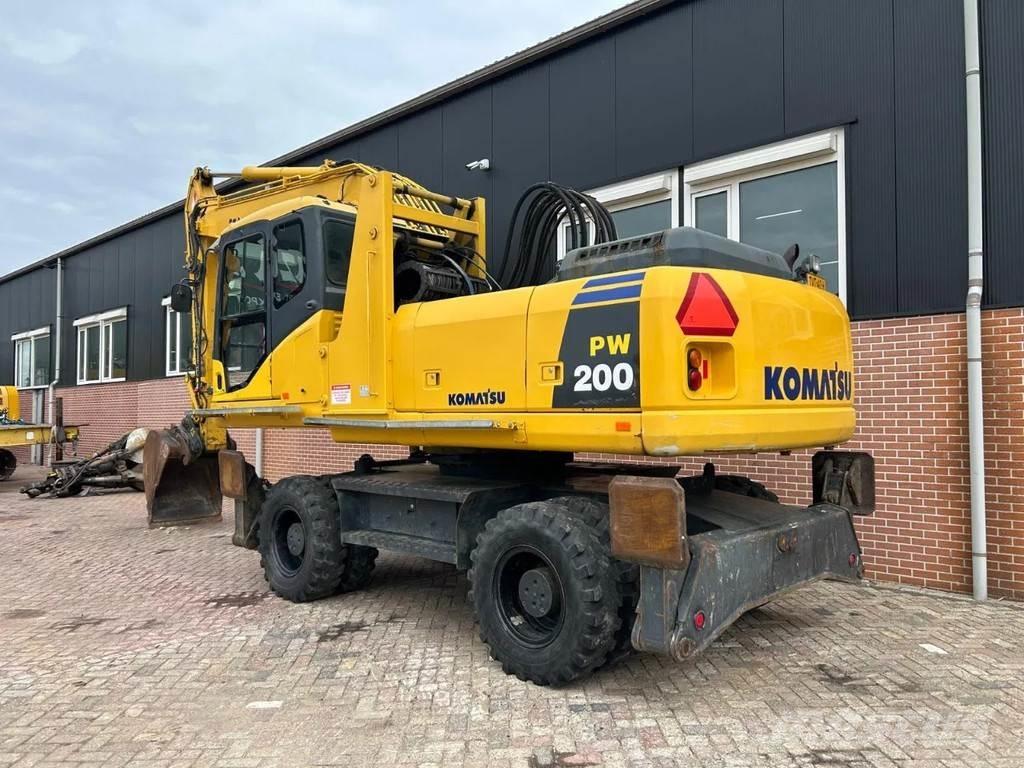 Komatsu PW200 Bageri na kotačima