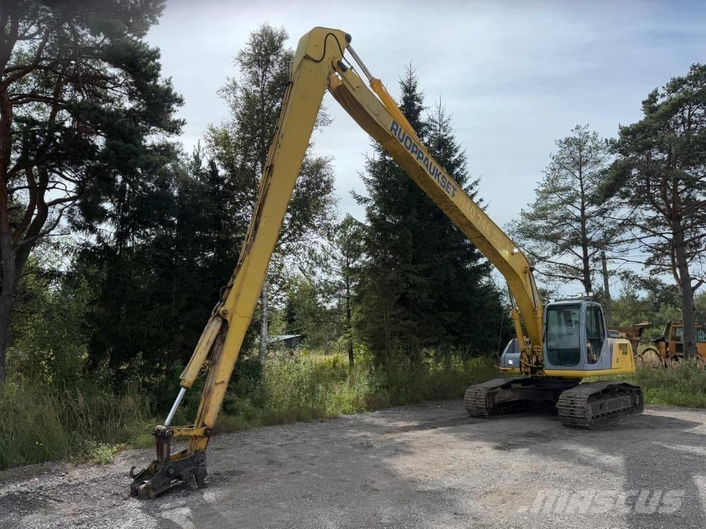 New Holland E 215 Bageri dugog dosega