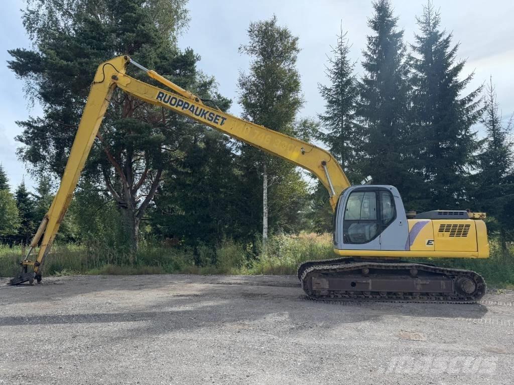 New Holland E 215 Bageri dugog dosega