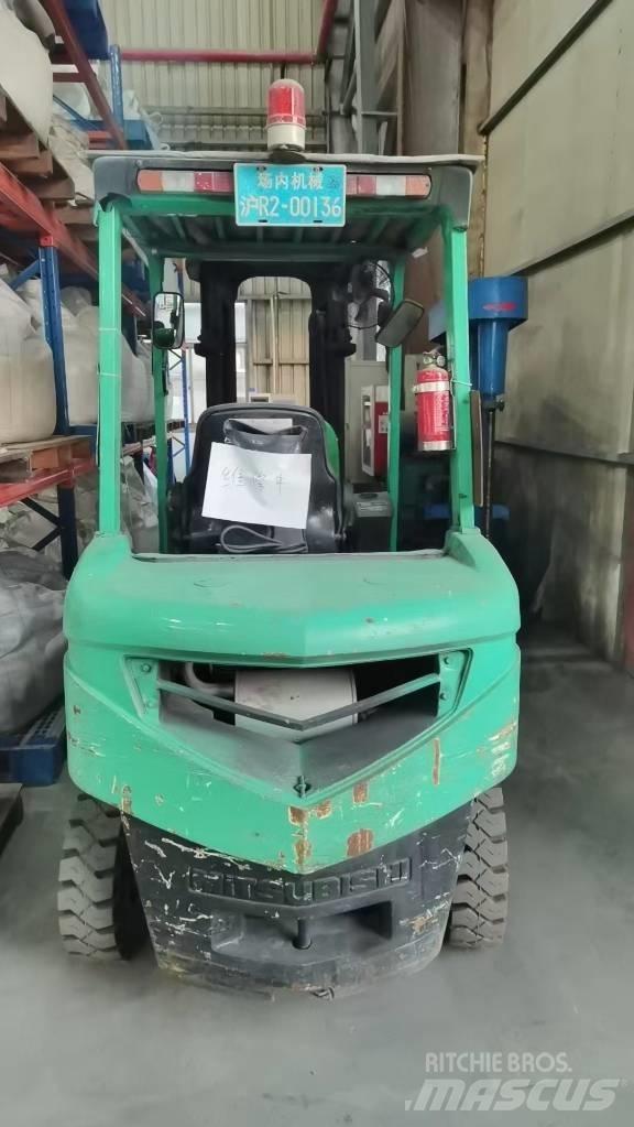 Mitsubishi FD 25 Dizelski viličari