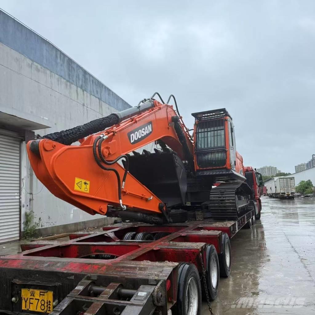 Doosan DX 225 LCA Bageri gusjeničari