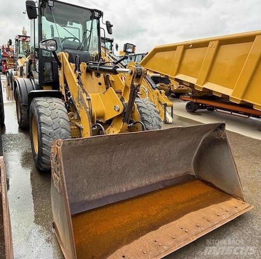 CAT 908M Utovarivači na kotačima