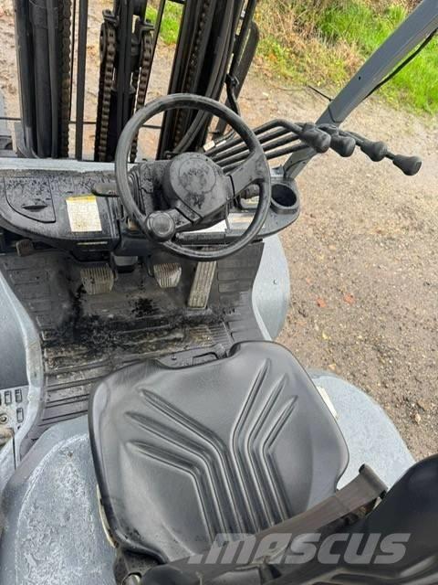 Toyota 8 FDF 30 Dizelski viličari