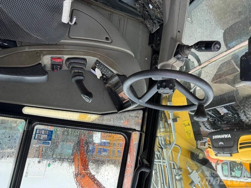 Yanmar B95W (40408) Bageri na kotačima