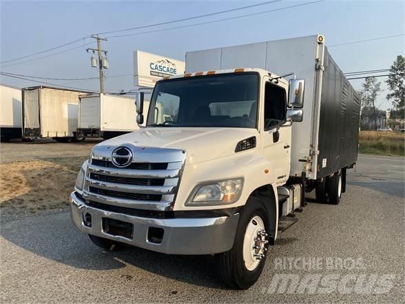 Hino 338 Kamioni sa ceradom