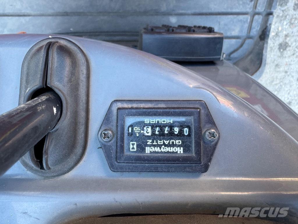 Yanmar SV08 (1D776) Mini bageri <7t