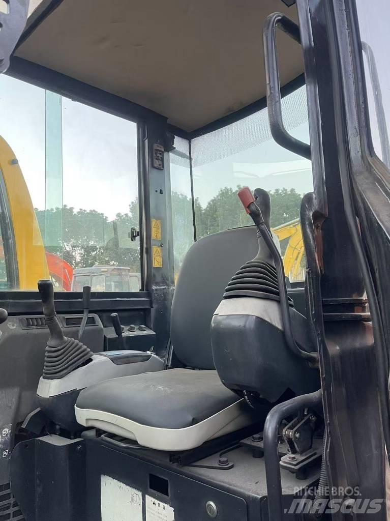 Komatsu PC 30 Bageri gusjeničari