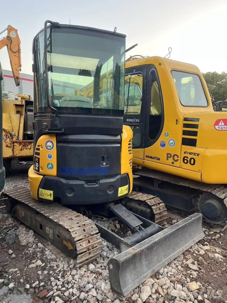 Komatsu PC 30 Bageri gusjeničari