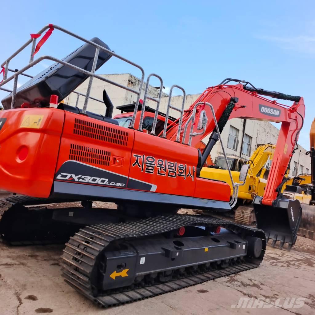 Doosan DX300 LC Bageri gusjeničari