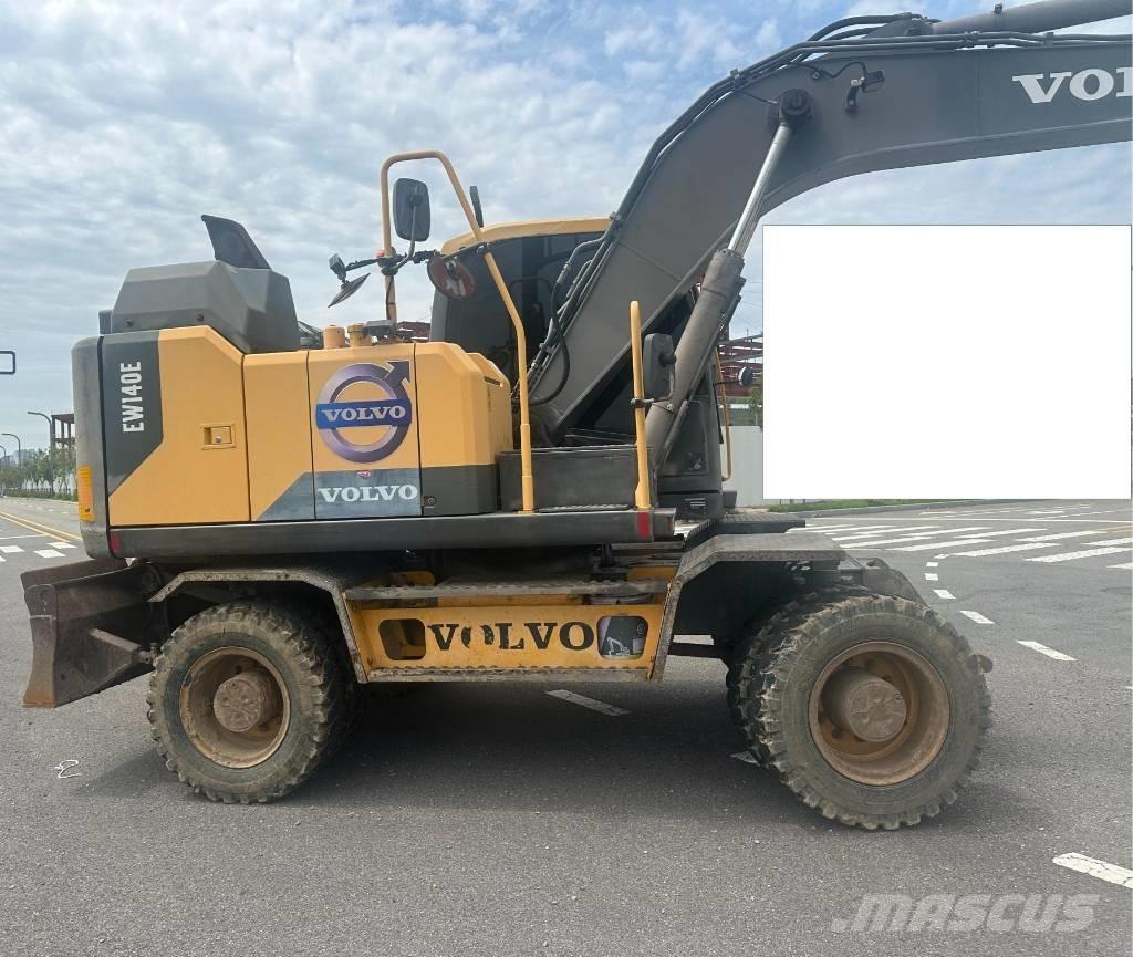 Volvo EW 140 Bageri na kotačima