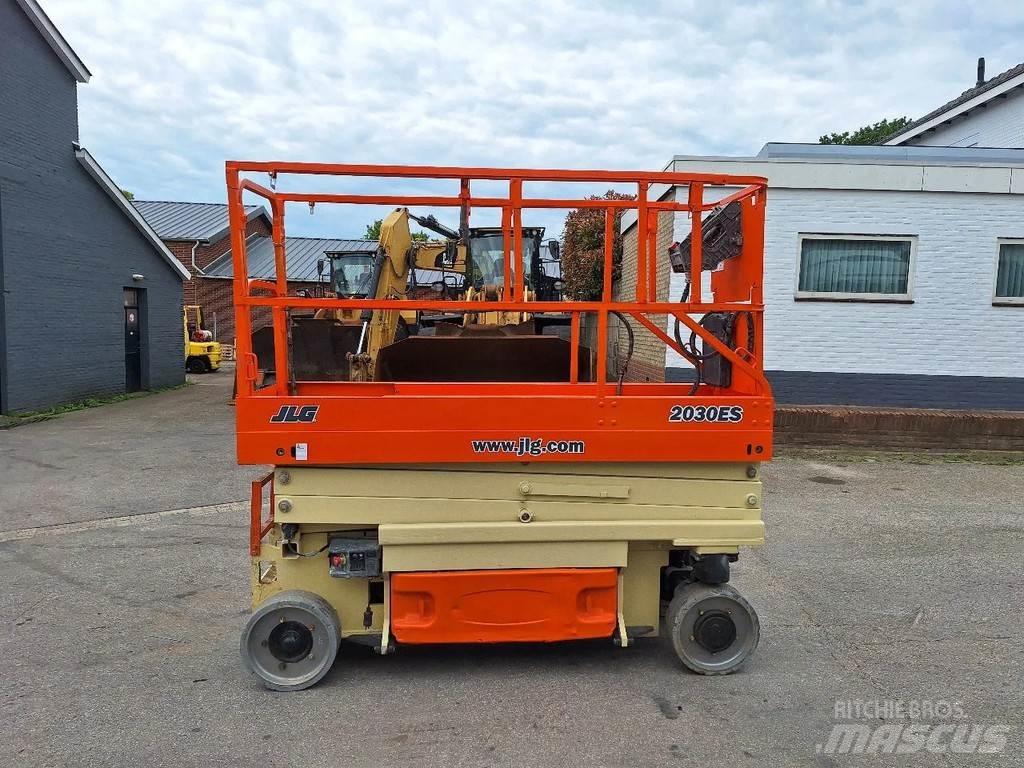 JLG 2030 ES Škaraste platforme