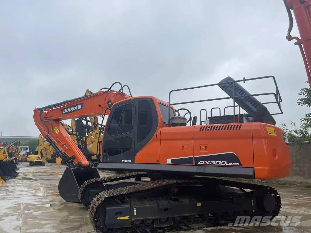 Doosan DX 300 LC Bageri gusjeničari