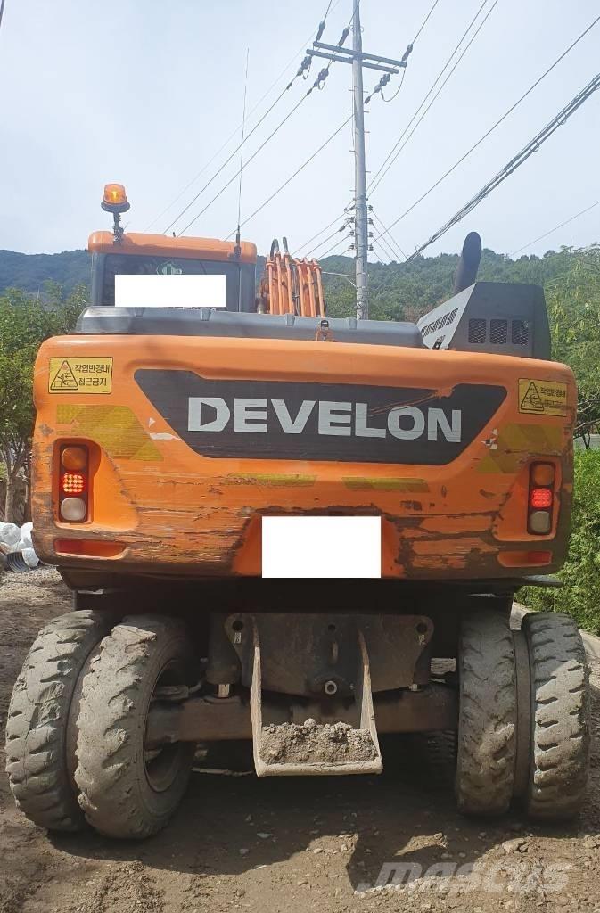 Doosan DX 140 W Bageri na kotačima