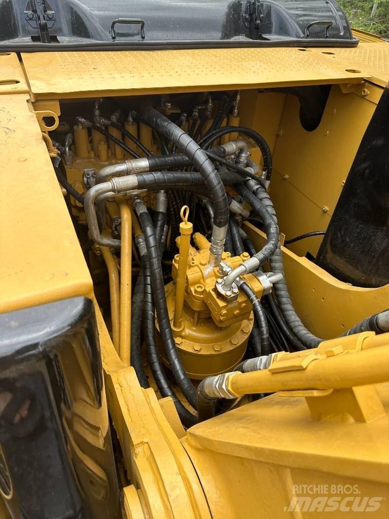CAT 320D Bageri gusjeničari