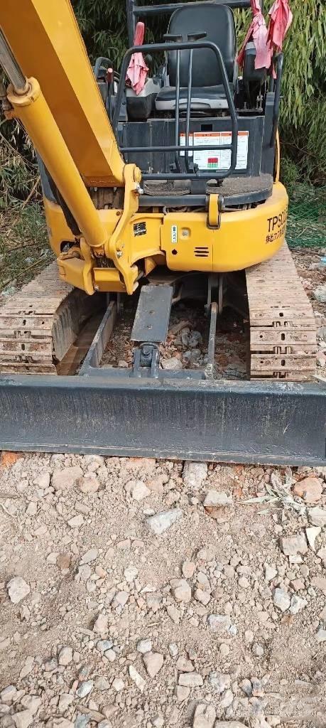 Komatsu PC35 Mini bageri <7t
