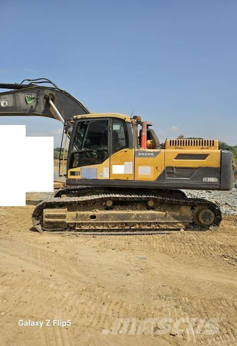 Volvo EC 300 D Bageri gusjeničari