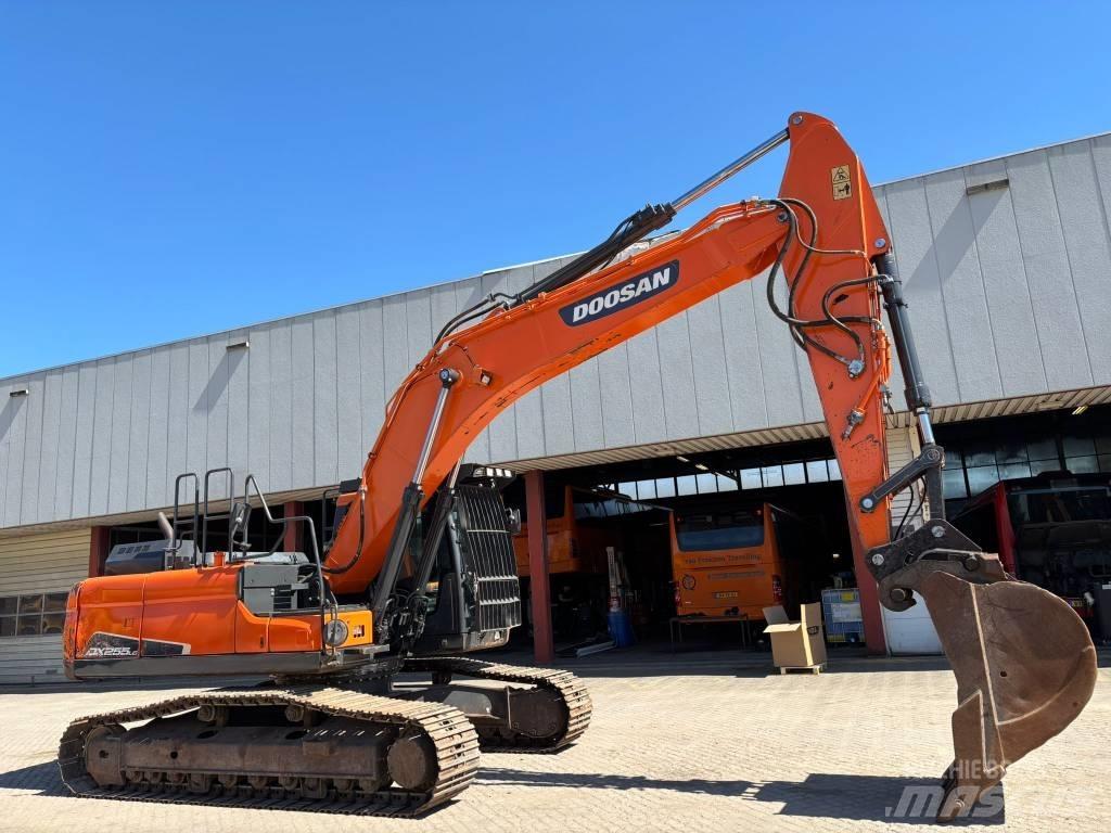Doosan DX 255 NLC-5 Bageri gusjeničari