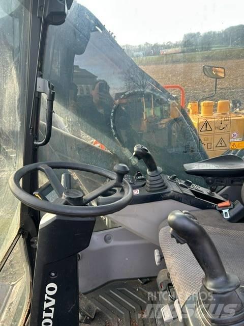 Volvo EW 220 E Bageri na kotačima