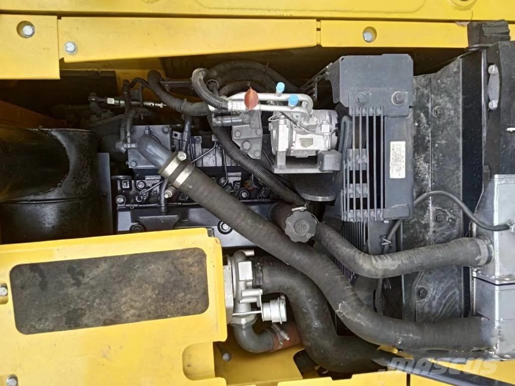 Komatsu PC130-7 Bageri gusjeničari