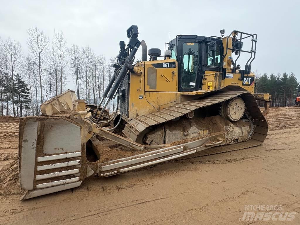CAT D 6 T LGP Buldožeri gusjeničari