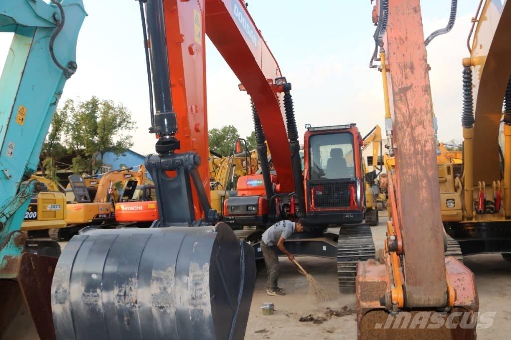 Doosan dx225 Bageri gusjeničari