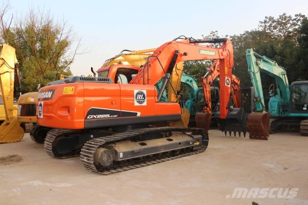 Doosan dx225 Bageri gusjeničari