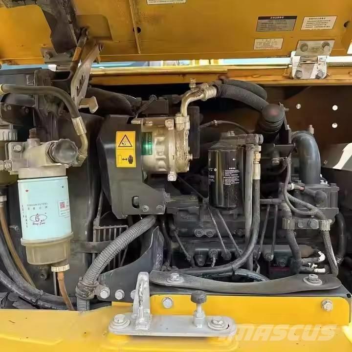 Komatsu PC 70 Bageri gusjeničari