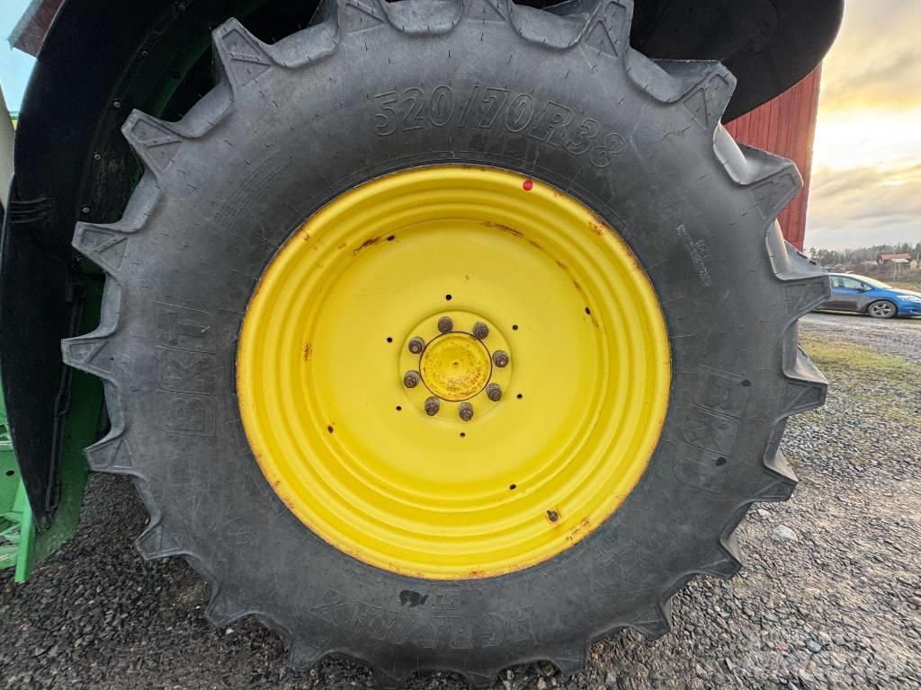 John Deere 6130 R Traktori